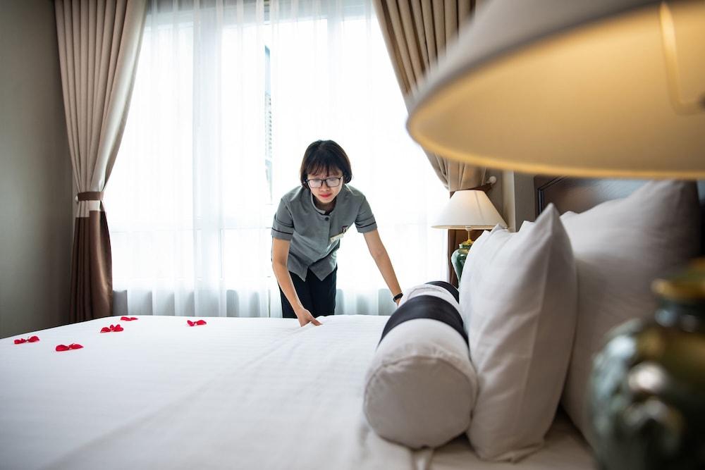 Hanoi Golden Lotus Aman Hotel Exterior photo